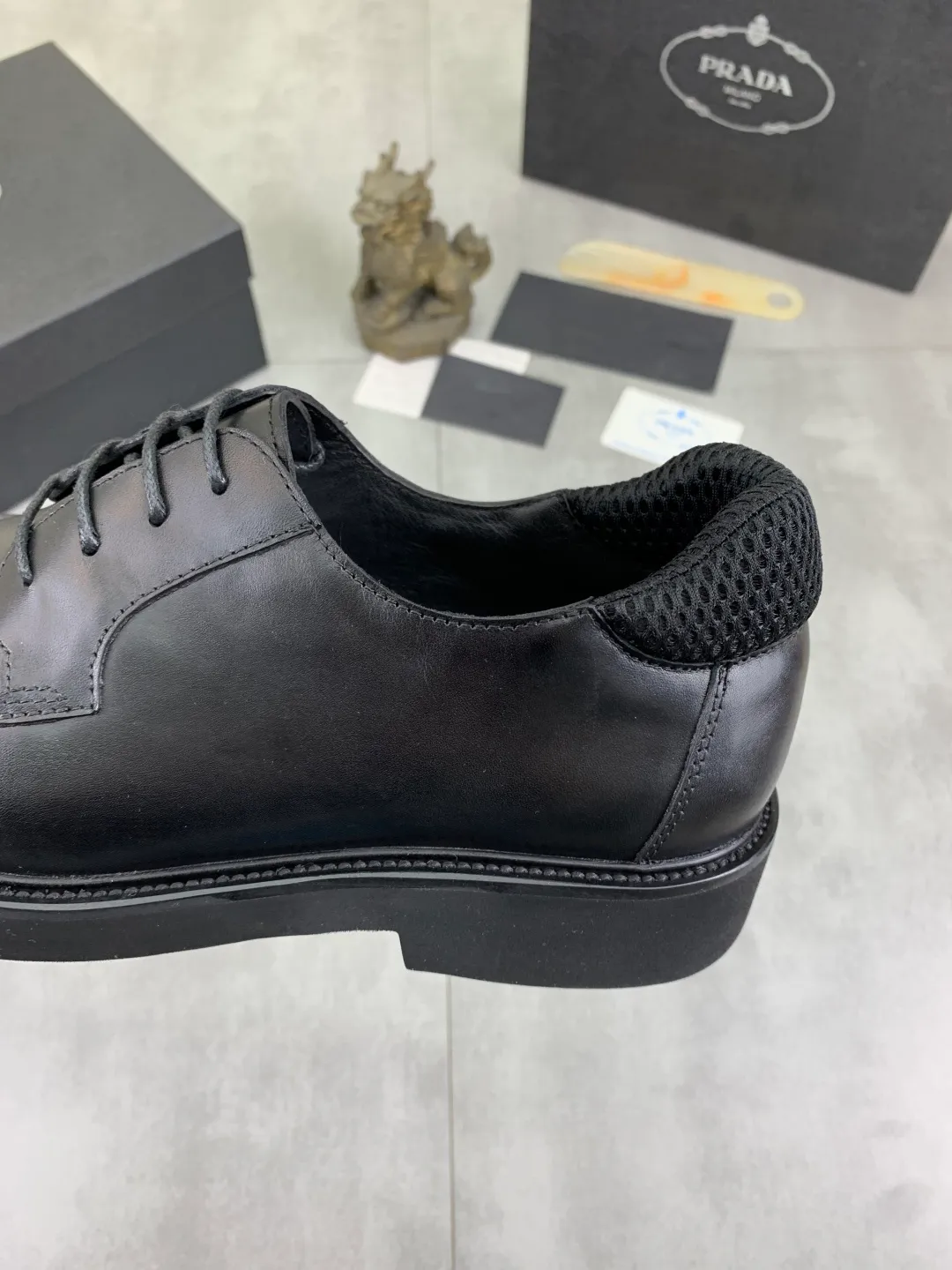 Men's shoes 💰P480 new style 💰 💎💎💎 water-dyed cow lining original order quality PRADA —🆘.Prada original purchase agent, high-end business leather shoes, fabric: imported from Italy cowhide material ➕ water-dyed cow lining/cowhide lining ➕ special original outsole, fine workmanship, real thing ^_^ Photographed 🎬size: 39-44